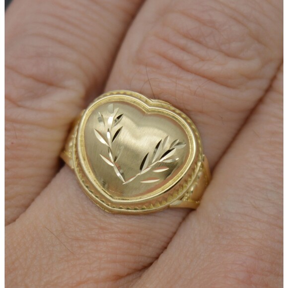Real 10k Yellow Solid Gold Shiny Tree Leaf Design Heart Shape Ring 3.1 grams - Picture 1 of 7